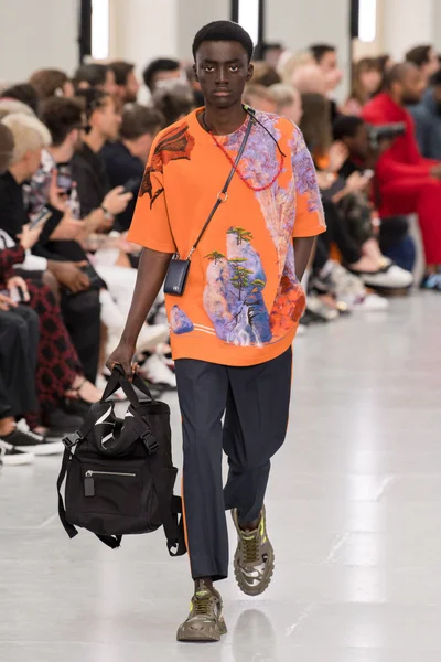 Look 5